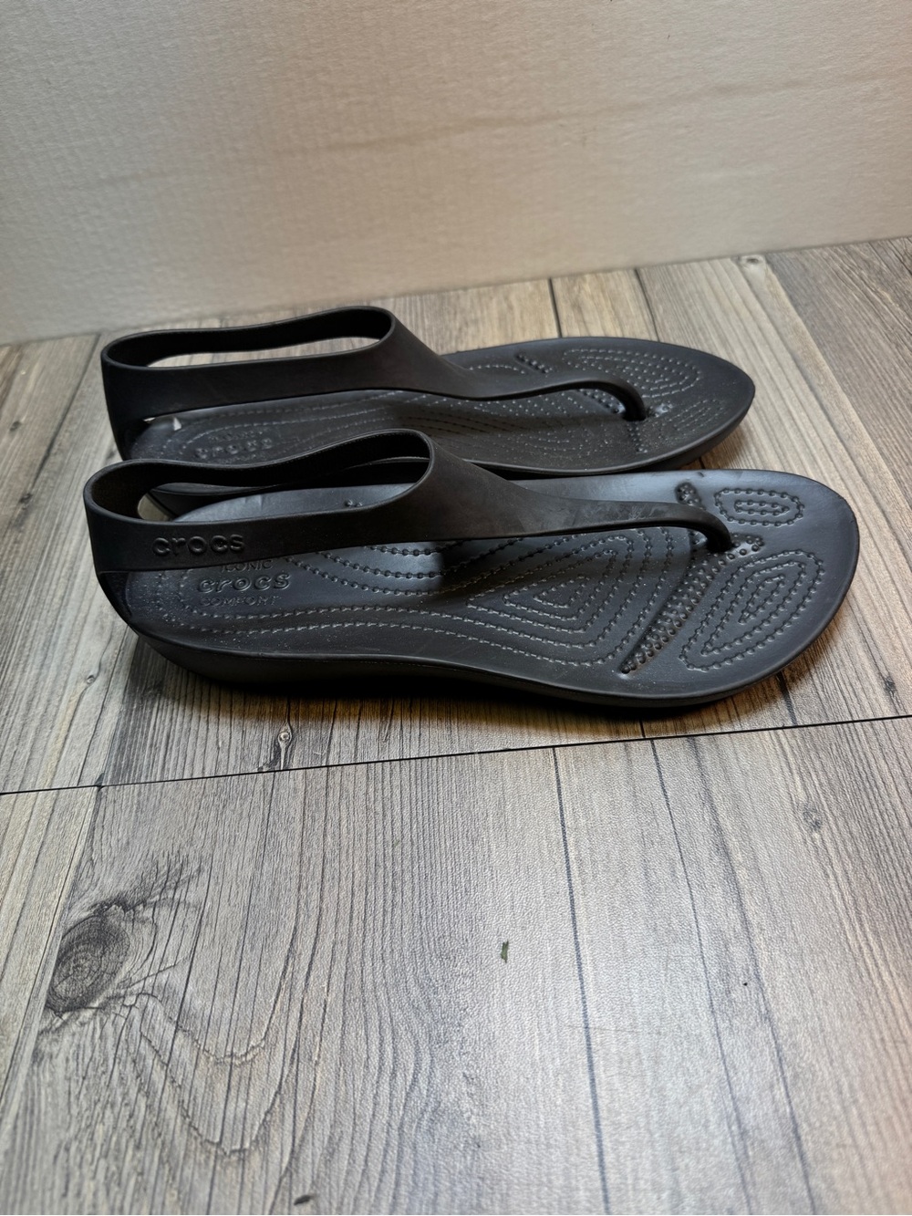 Crocs Serena Sexi Women’s Size US 8 Black Thong Slingback Flip Flop Sandal Rare - Picture 3 of 8